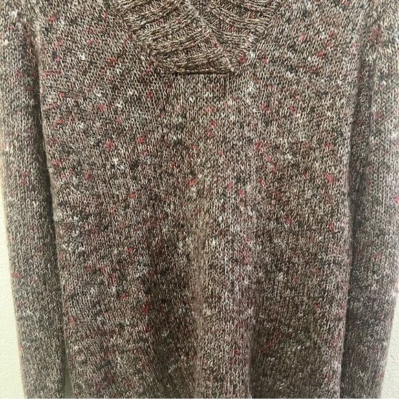 Liz Claiborne Long Sleeve V-Neck Sweater - Picture 2 of 4